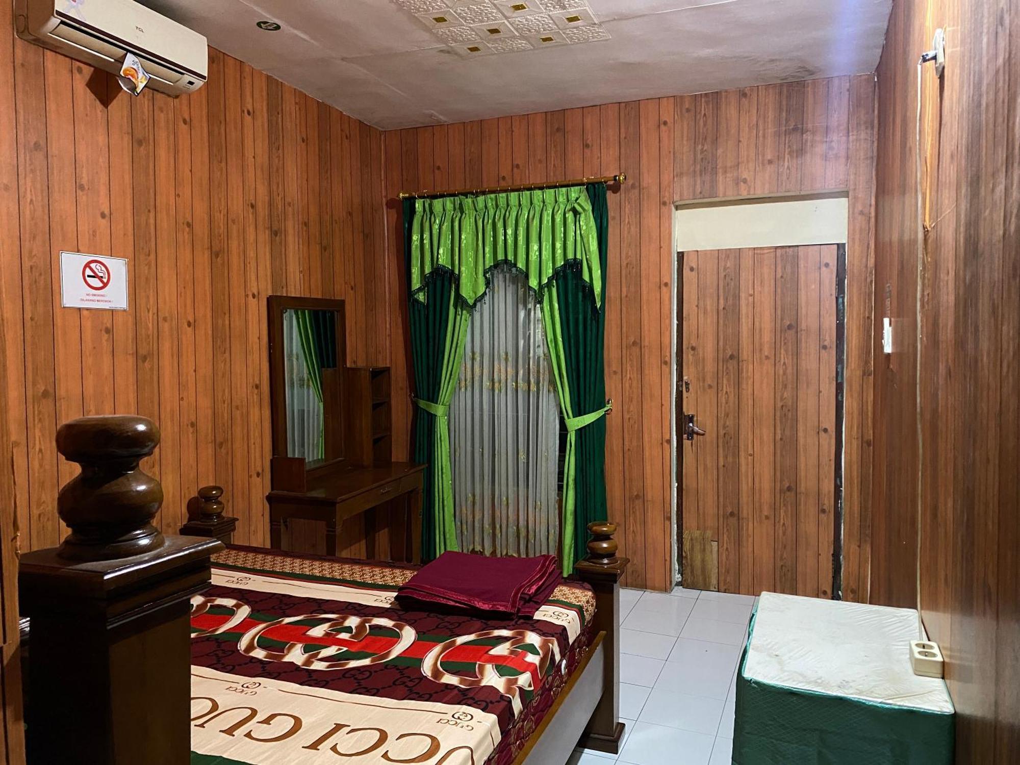 Parikesit Guest House Yogyakarta Eksteriør bilde