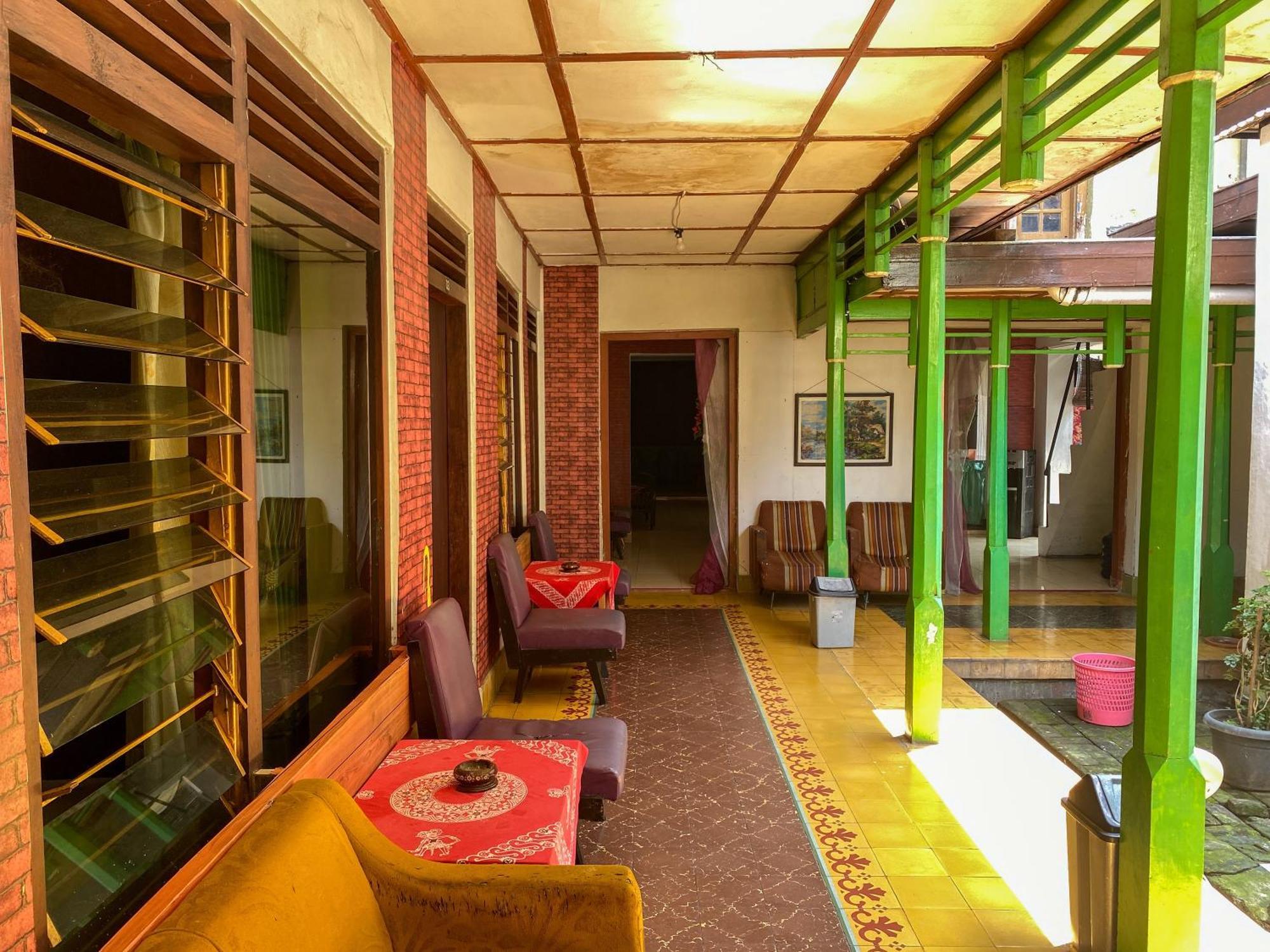 Parikesit Guest House Yogyakarta Eksteriør bilde