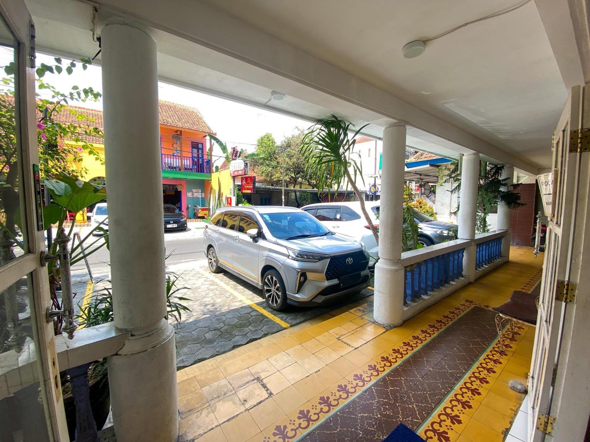 Parikesit Guest House Yogyakarta Eksteriør bilde